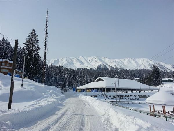 Gulmarg, upper reaches receive fresh snowfall