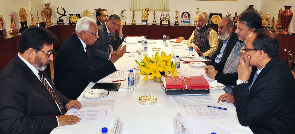 Governor, Edu minister review issues facing Kashmir, Jammu varsities