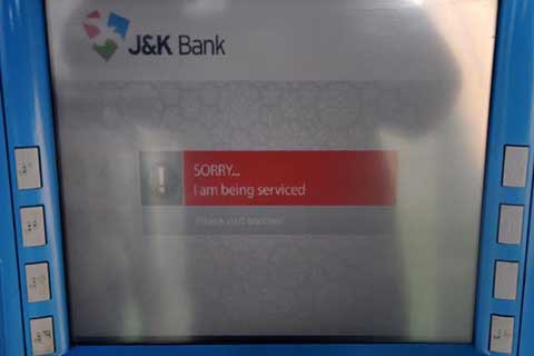 People suffer as JK Bank ATM at Zainapora remains defunct