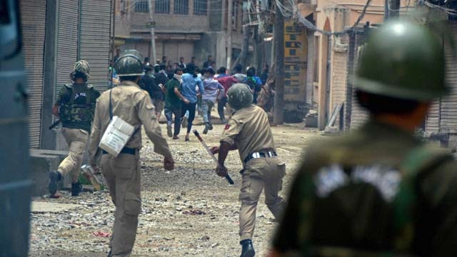 Several injured after clashes broke out in Brath Sopore