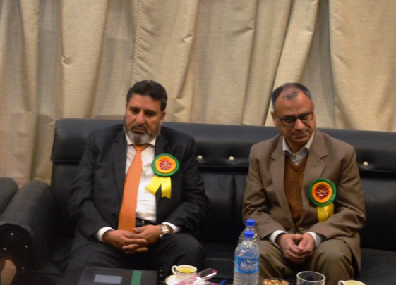 Boost confidence of students: Altaf Bukhari tells academicians