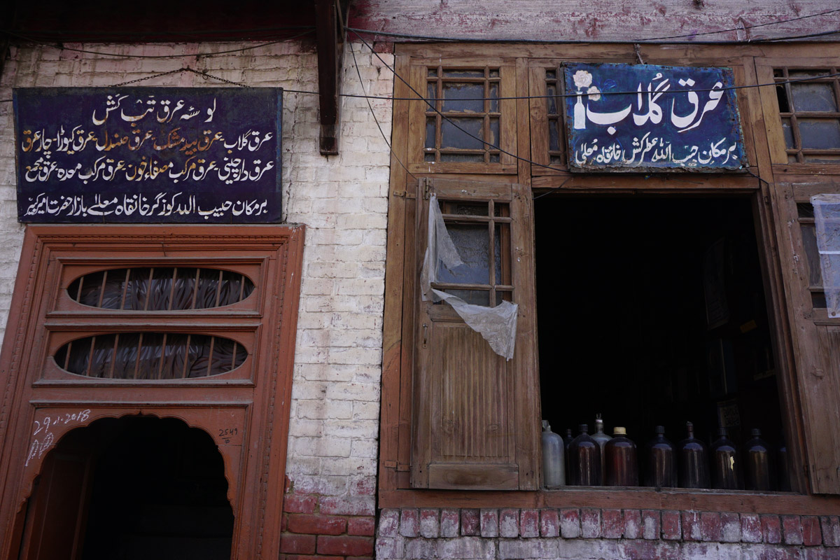 Aroma of ‘natural rosewater’ is fading in Kashmir!