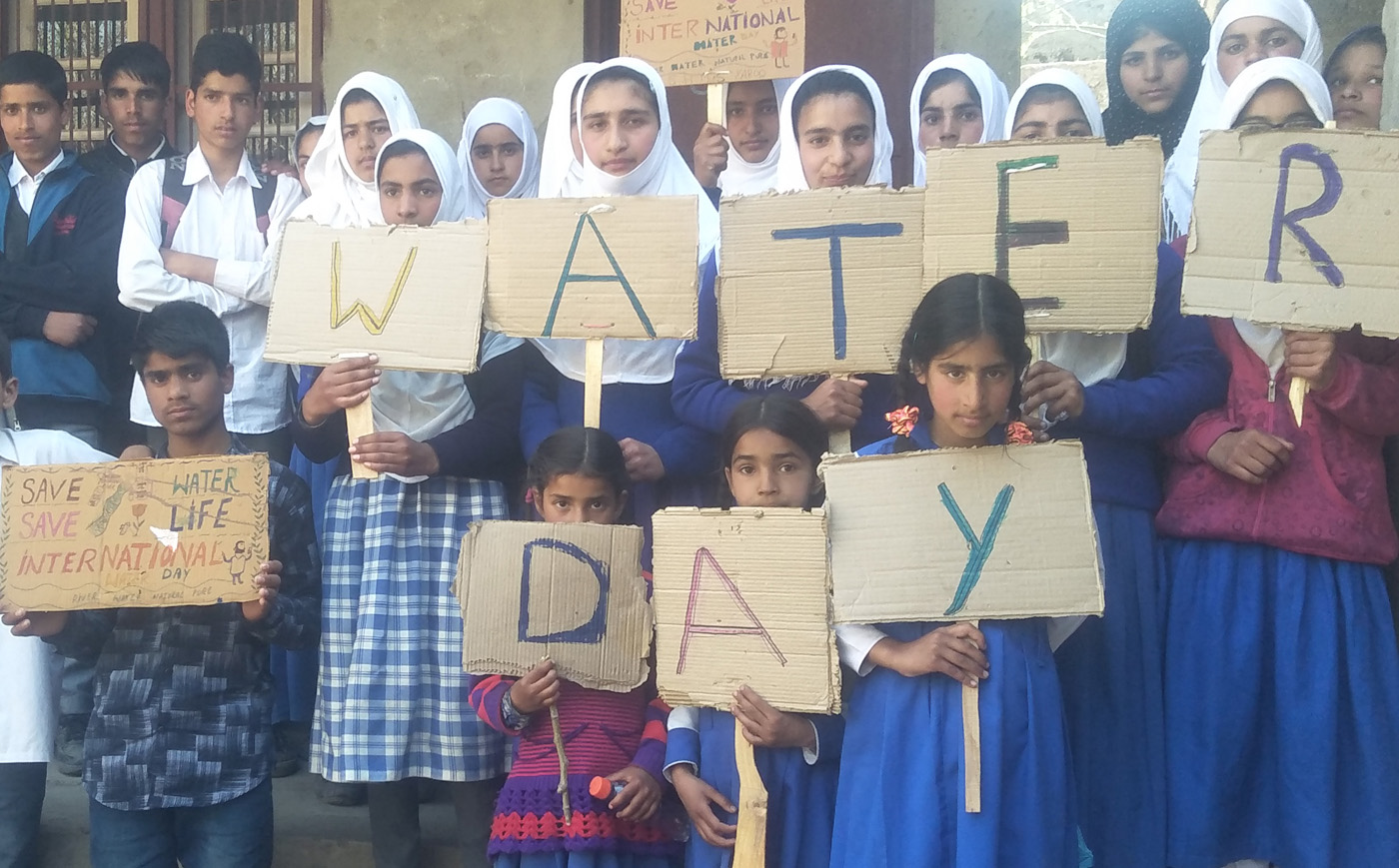 Kulgam school holds ‘Save the Water’ programme