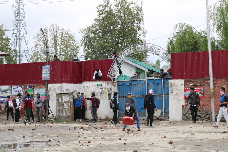 Students clash with forces in Sopore