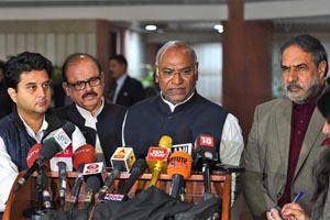 Cong hits back at BJP on Par disruptions, announces protest fast of its own on April 9