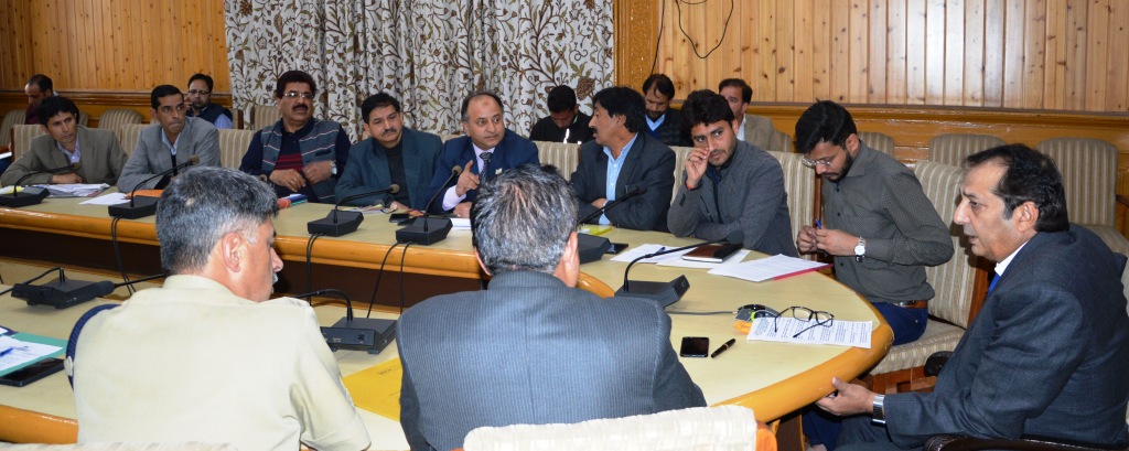 Div Com reviews basic facilities at railway stations