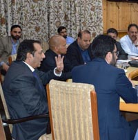 Div Com reviews traffic scenario in Srinagar