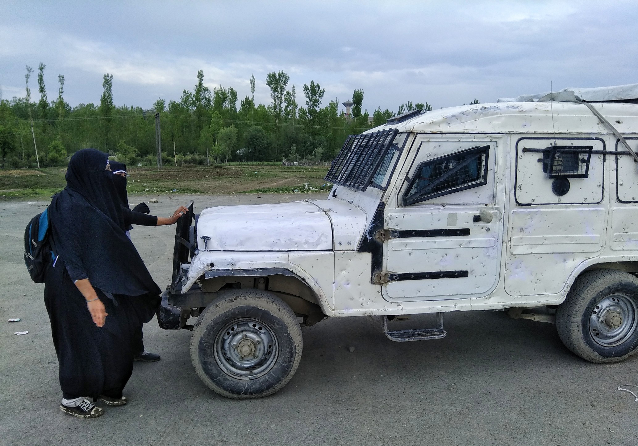 Student protests: 3 girl students faint in Budgam; hospitalised