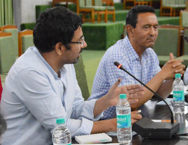 Tassaduq Mufti chairs LA Select Committee meeting