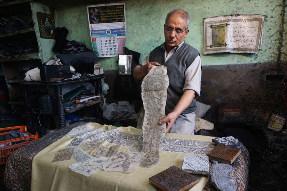 The man who holds on to a dying art of fabric printing in Kashmir
