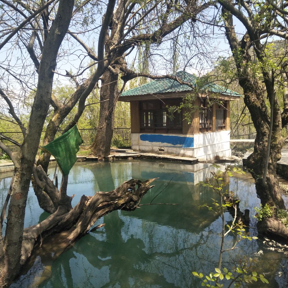 Seasonal spring of Wasaq Nag — waiting to make it to tourism map