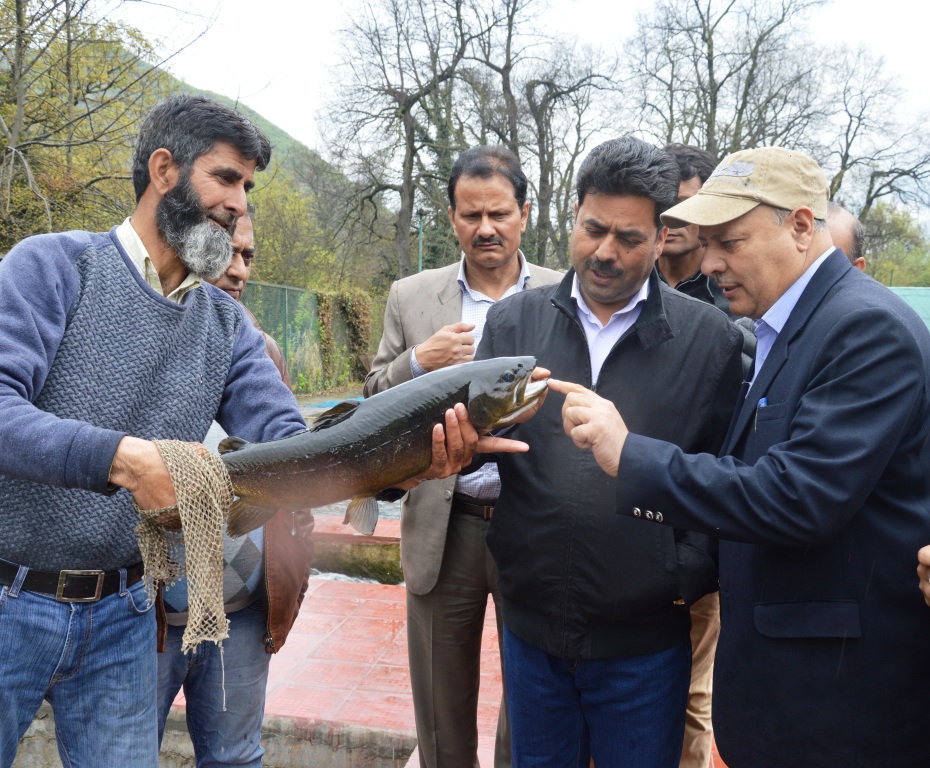 Zahoor Mir visits Trout Culture Farm Dachigam