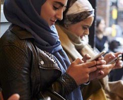 Muslim women in UK told to hide hijabs, stay indoors ahead of ‘Punish a Muslim Day’