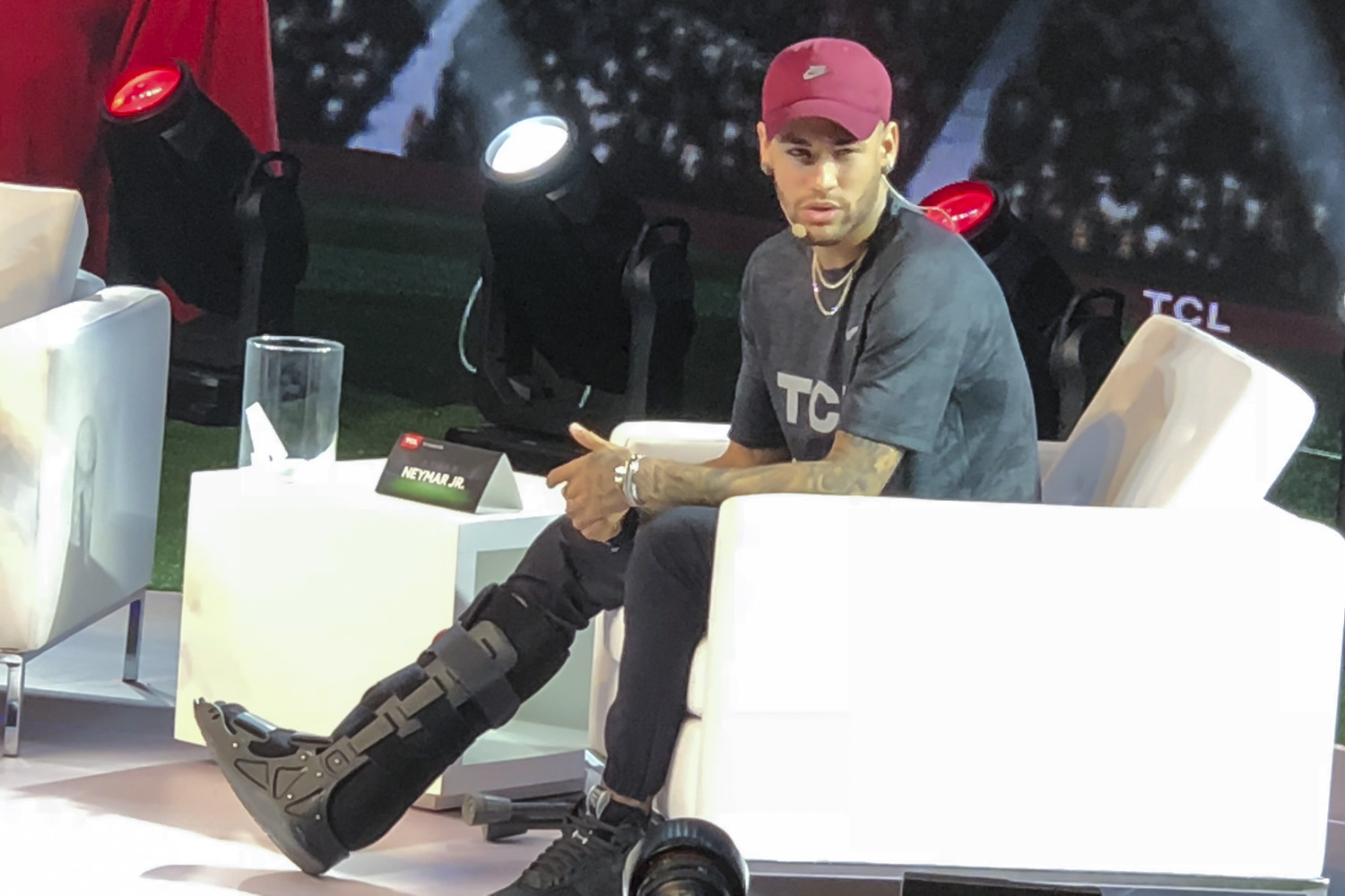 Neymar recovery on track, will be back for World Cup: doctor