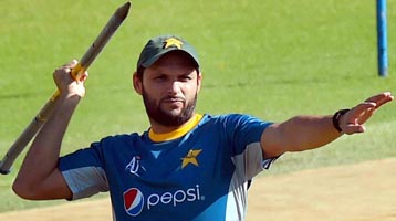 Afridi curses IPL, says won’t play in Indian league even if they call