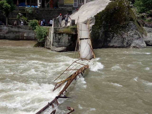 7 students killed, 9 missing as bridge collapses in PaK