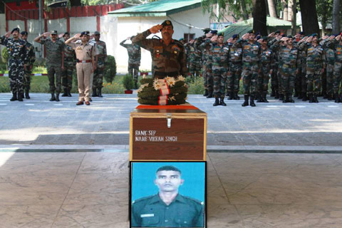 Army pays tribute to soldier killed in Kakapora militant attack