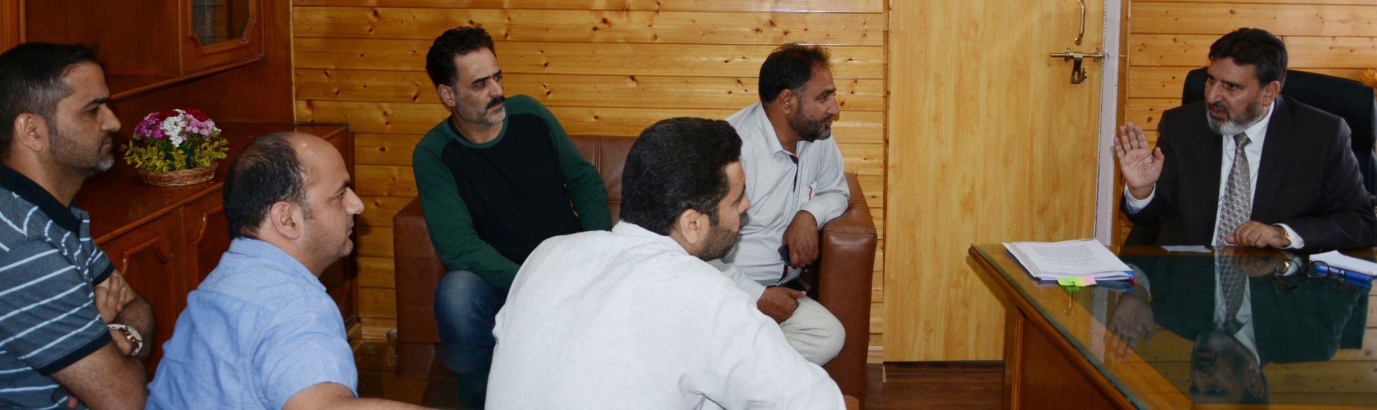 Various delegations call on Altaf Bukhari, seek early redress of grievances