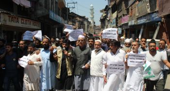 JKLF leaders lead peaceful protest in Budshah Chowk