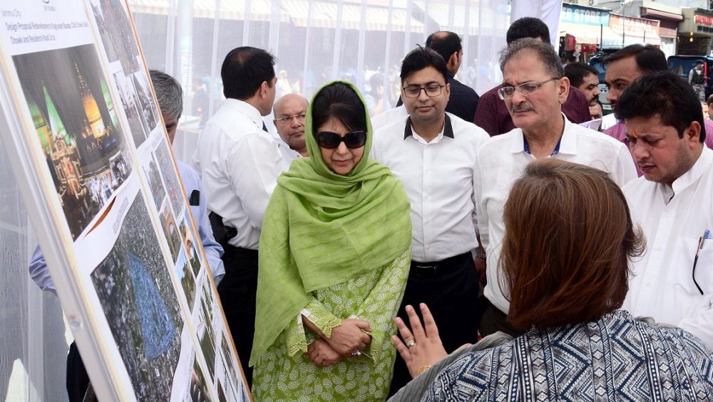 Mehbooba visits Raghunath Bazar, announces Rs 5 cr for pacing up beautification project