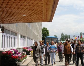 Chief Secretary visits Civil Secretariat Srinagar, residential flats of employees