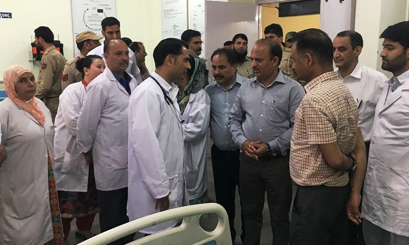 Dr Manyal pays surprise visit to JLNM Hospital