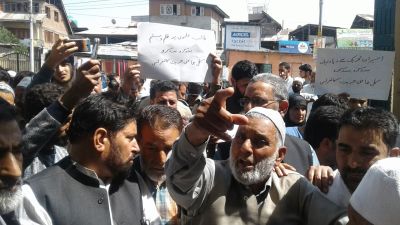Hurriyat G stages protest at Hyderpora