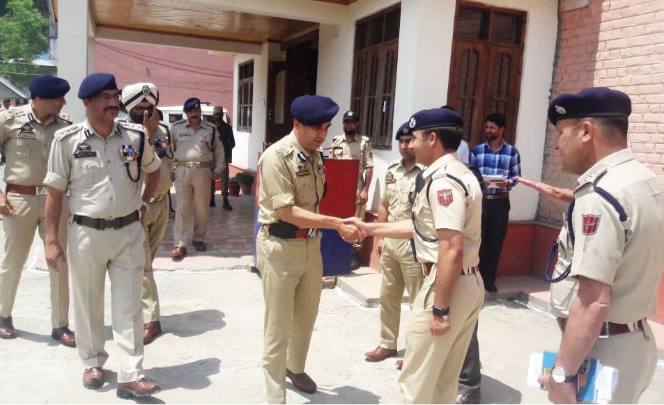 IGP Kashmir inaugurates CCTNS, IT labs at District Police Office Anantnag