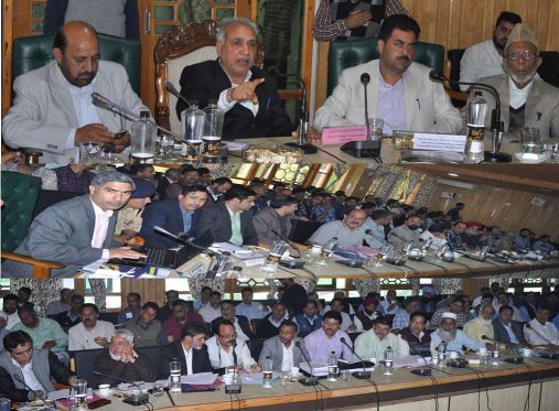 Khalil Bandh reviews Ramadhan arrangements at Pulwama