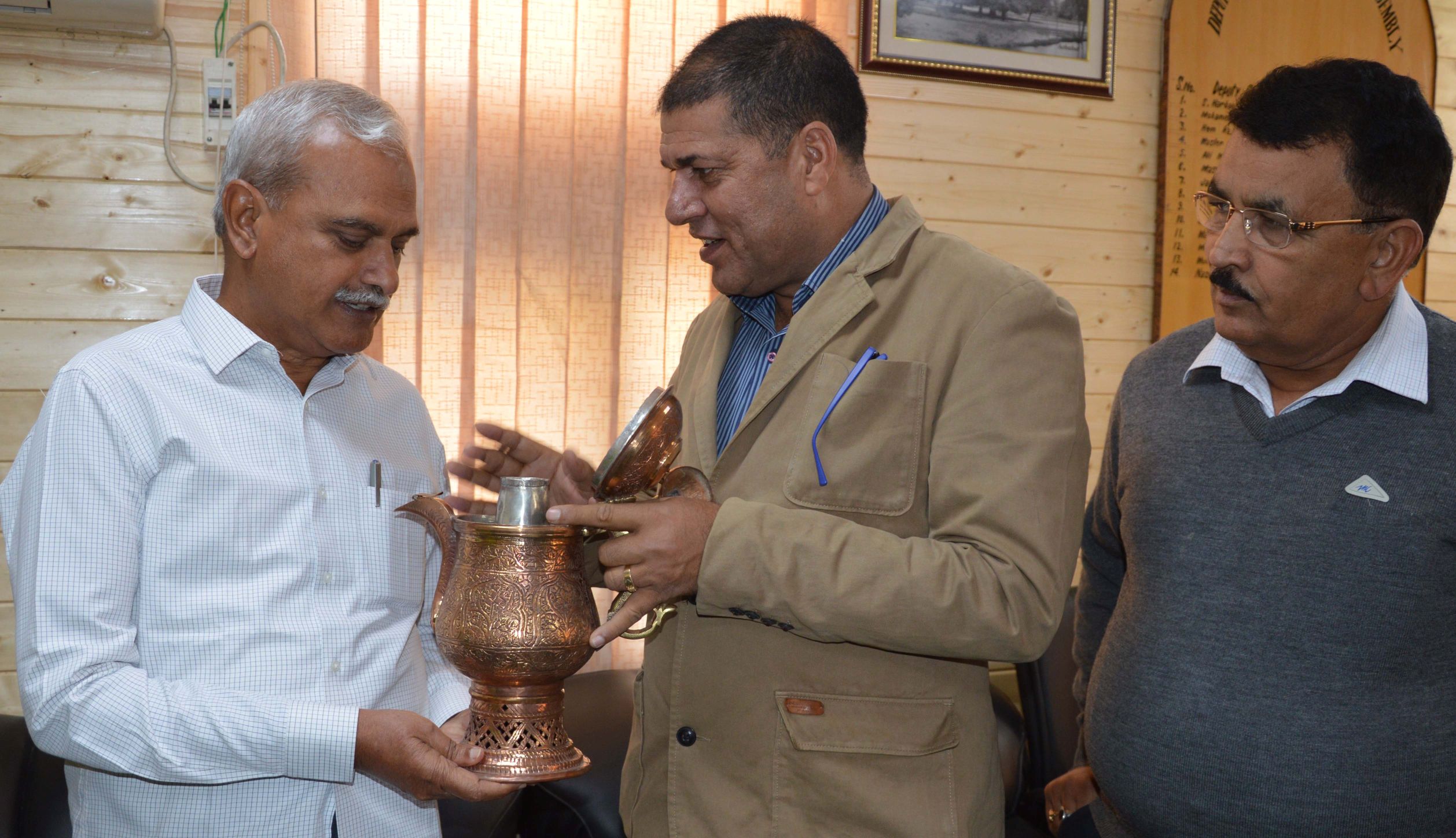 Puducherry Speaker visits JK Assembly