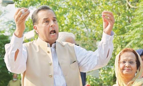 Avenfield reference: Safdar refuses to produce witnesses in his defence