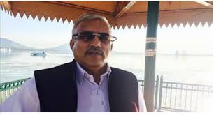 Hashim Qureshi condemns use of force against Gilgit people