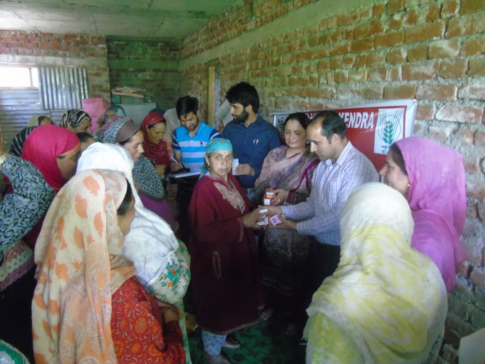 Outbreak of FMD in Lar; KVK-G’bal conduct awareness camp