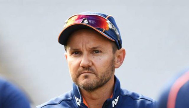 New Zealand cricket coach Mike Hesson quits