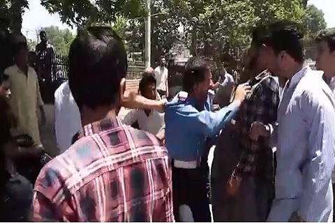 Driver who thrashed traffic cop arrested: Police