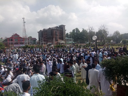 SSA Teachers Stage Sit-In At Pratap Park On Eid Day To Press For Demands