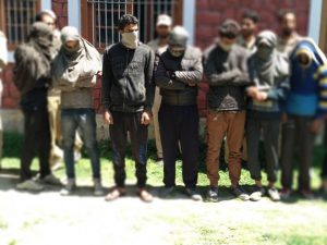 18 held for smuggling banned medicinal plants in Bandipora