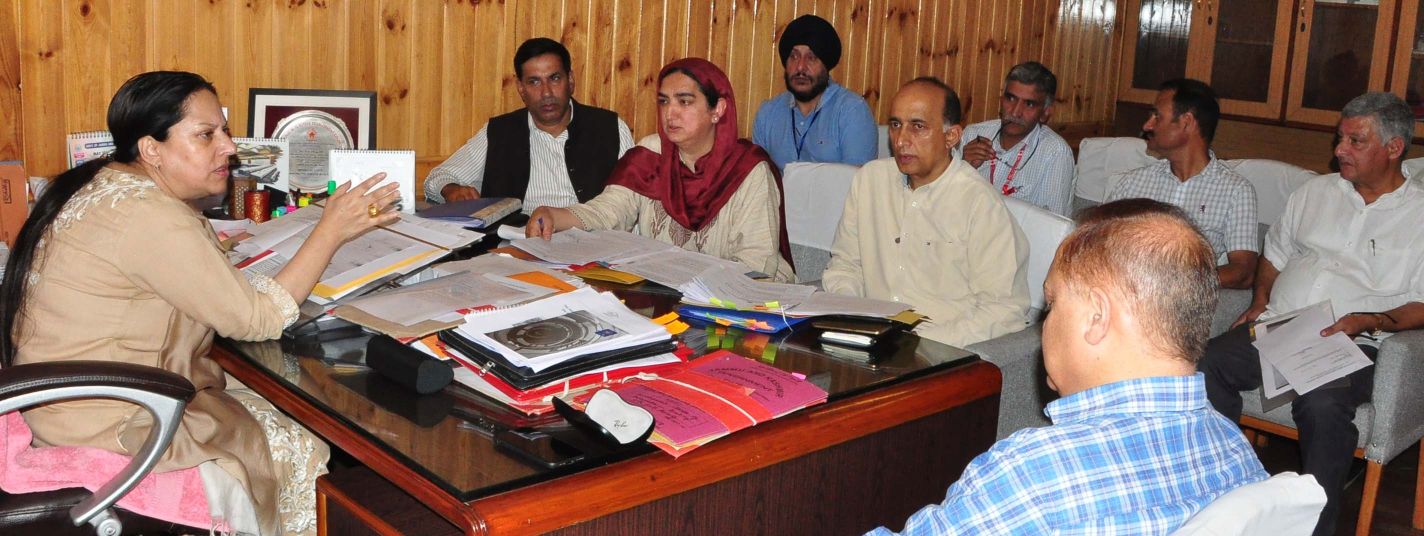 Asiea Naqash discusses related to functioning of hospitals in Srinagar