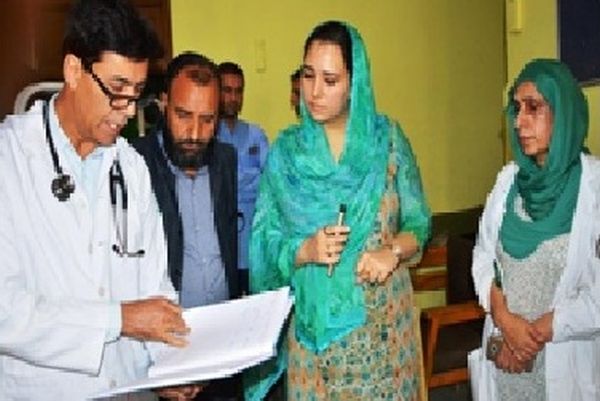 DC Budgam visits district hospital; takes stock of facilities