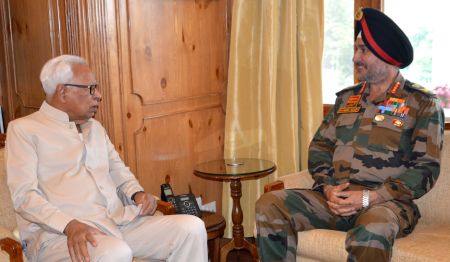 Northern Army Commander meets Governor