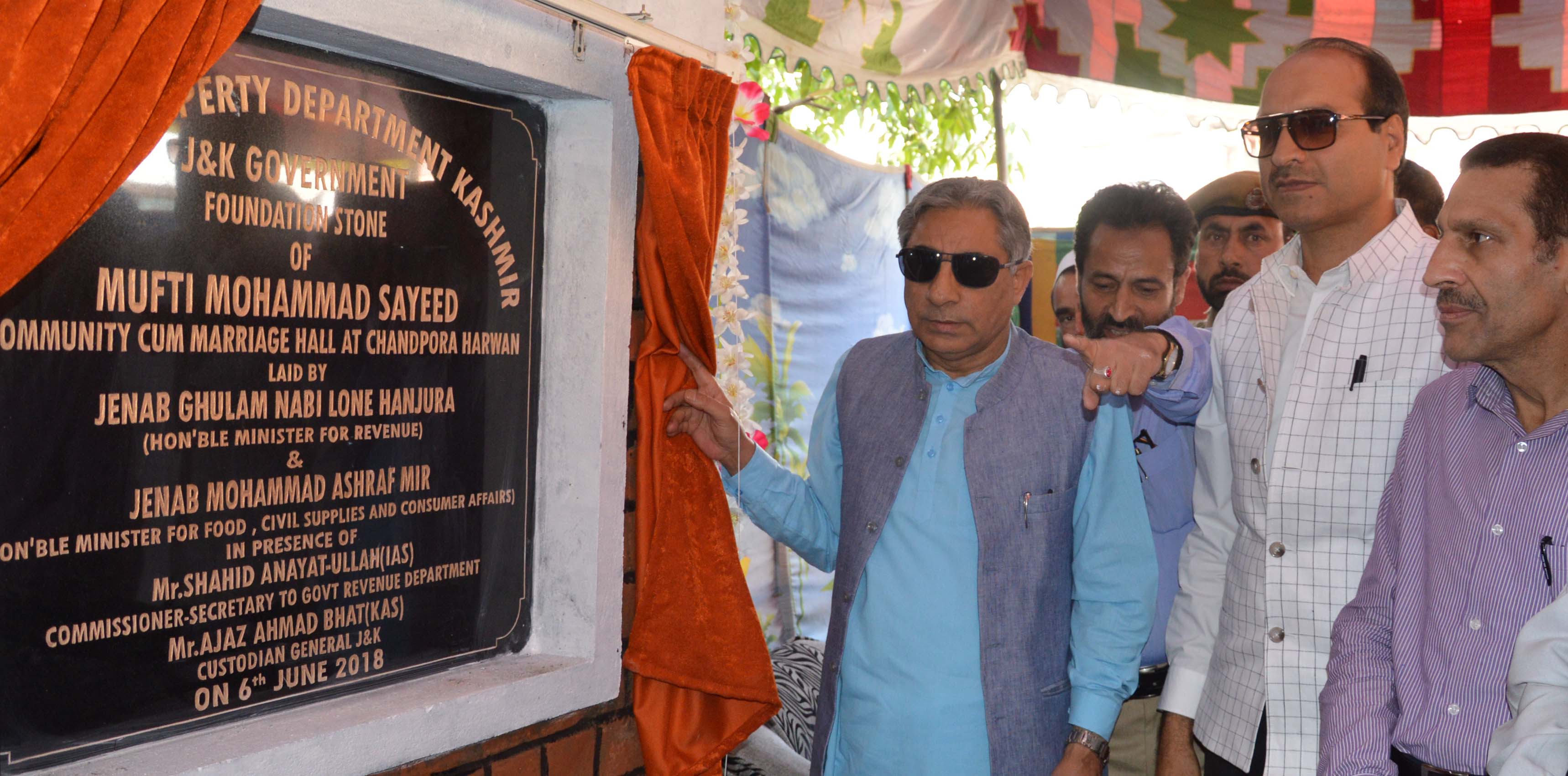 Hanjura, Ashraf lay foundation of Community Hall at Harwan