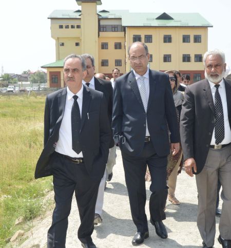 Justice Magrey takes stock of ongoing works at District Court Complex Srinagar