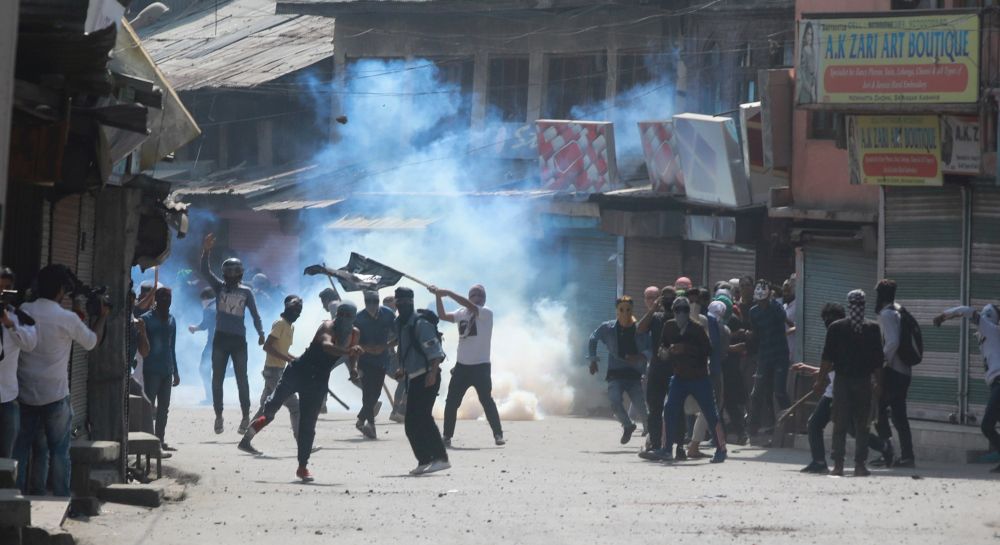 Clashes mark ‘Youm-e- Quds’ in Nowhatta, adjoining areas