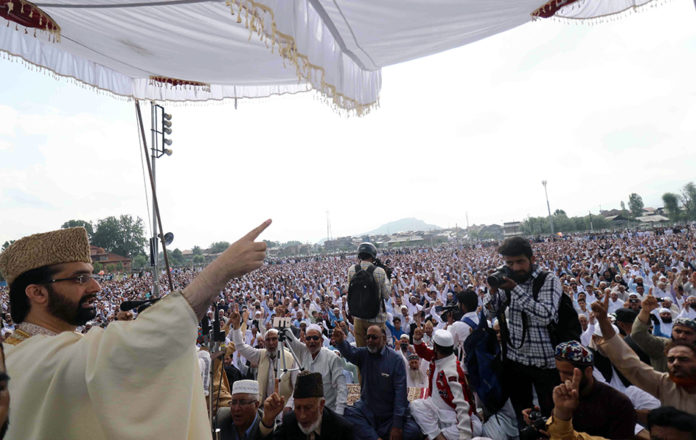 Eid celebrated with religious fervor in Kashmir