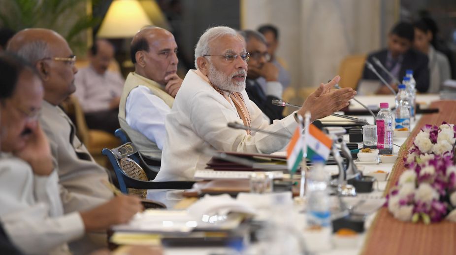 PM urges governors to promote harmony, integration among states