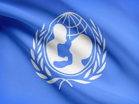 India among over 90 nations without paid paternity leave for new dads: UNICEF