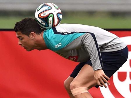 Chilly start for Ronaldo and Portugal at World Cup training
