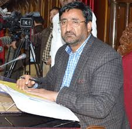 Govt to bring developmental revolution in Kargil district: Anayat Ali