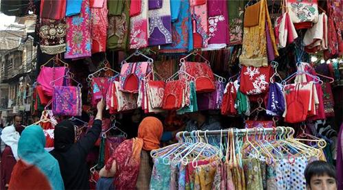 Sluggish sales in Kashmir markets ahead of Eid