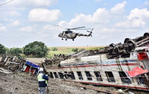 Turkey train disaster leaves 24 dead, hundreds hurt